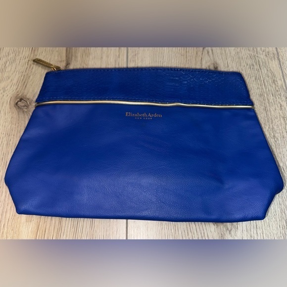 Elizabeth Arden Other - Elizabeth Arden Blue Clutch makeup cosmetic bag